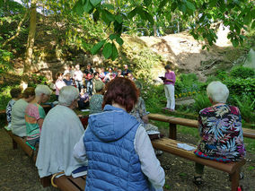 Maiandacht in der Fatima Grotte (Foto: Karl-Franz Thiede)